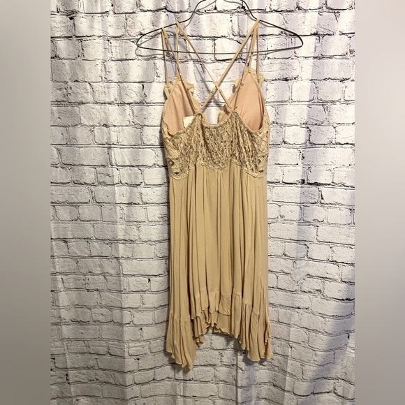 Strappy light pink dress - Picture 2 of 3